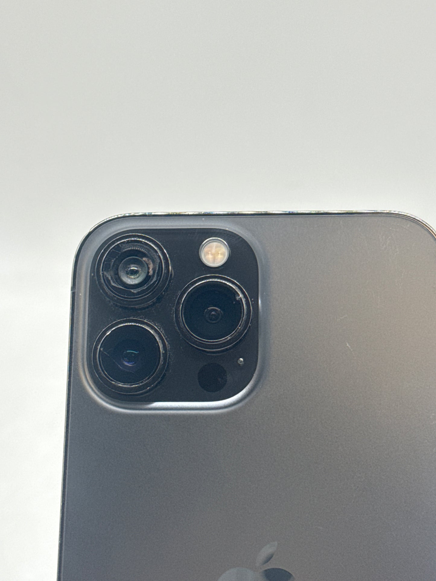 Unlocked Apple iPhone 13 Pro Max A2484 128GB Graphite - Cracked Lens