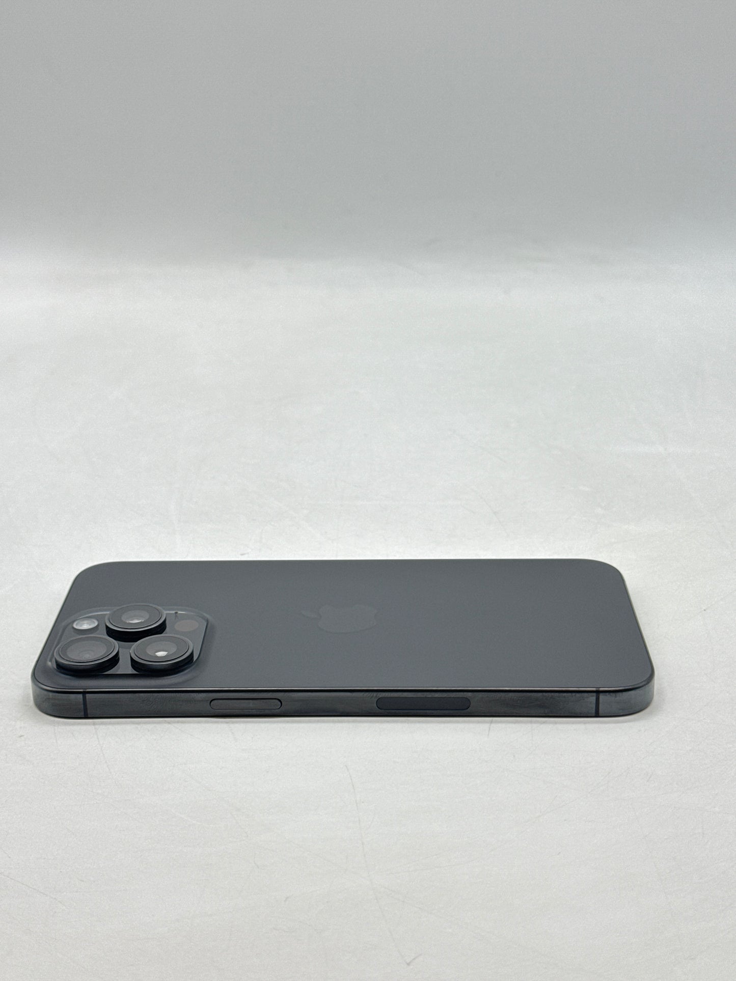 US Xfinity Mobile Apple iPhone 15 Pro Max A2849 512GB Black 83% Battery health