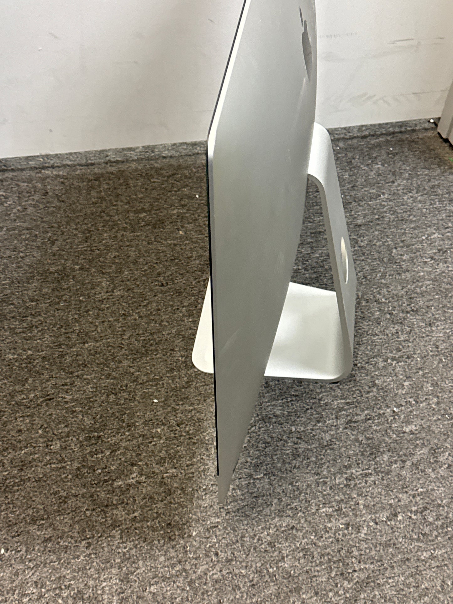 2020 Apple iMac 27" Retina 5K A2115 Core i7 3.8GHz 16GB RAM 1TB SSD - Cracked Screen