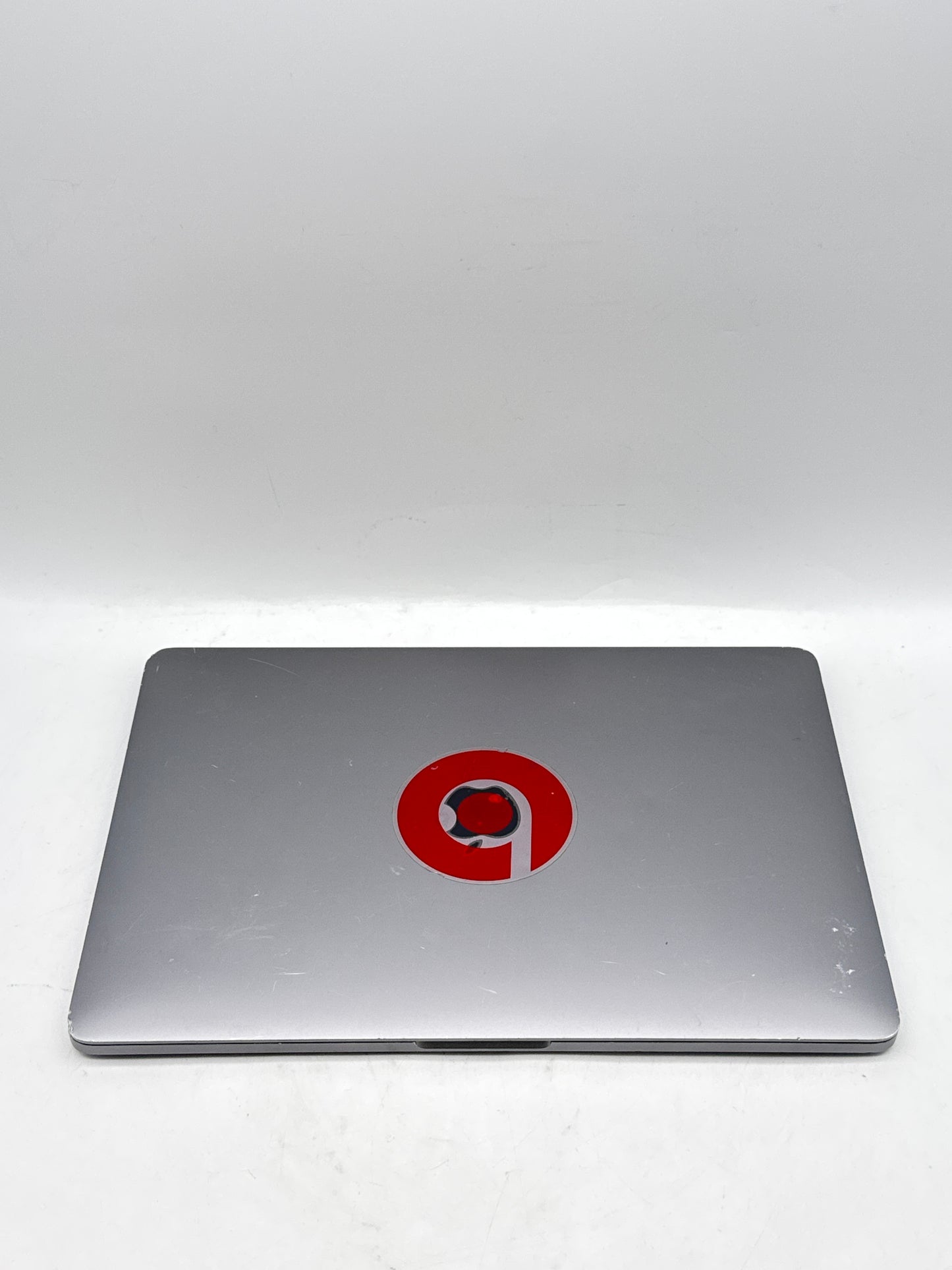 2019 Apple Macbook Pro 13.3" A2159 Core i5 1.4GHz 256GB SSD 8GB RAM Space Gray