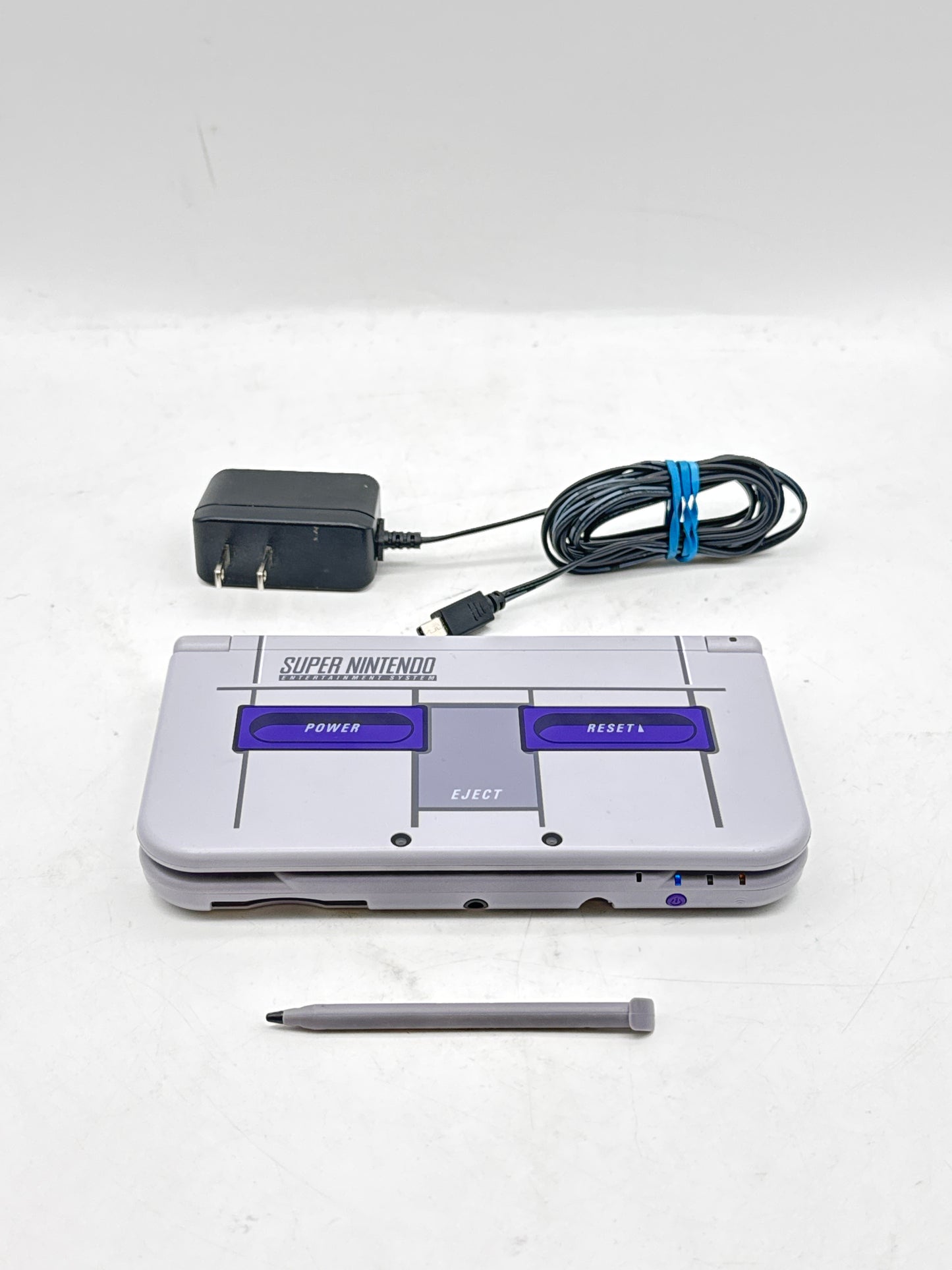 Rare Nintendo New 3DS XL Super NES Edition Handheld Console Gray - Excellent