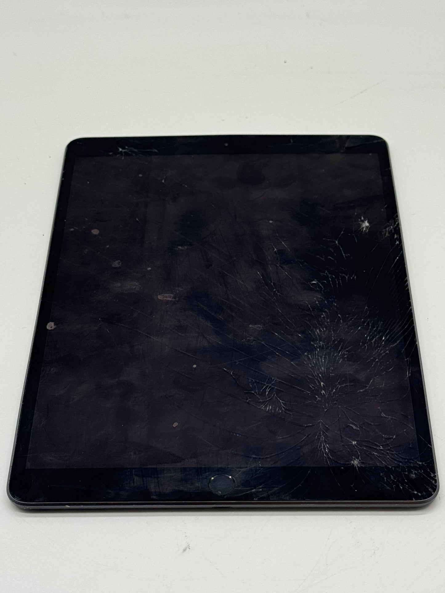 Apple iPad Air 3rd Gen 10.5" A2152 256GB WiFi Only - Read!