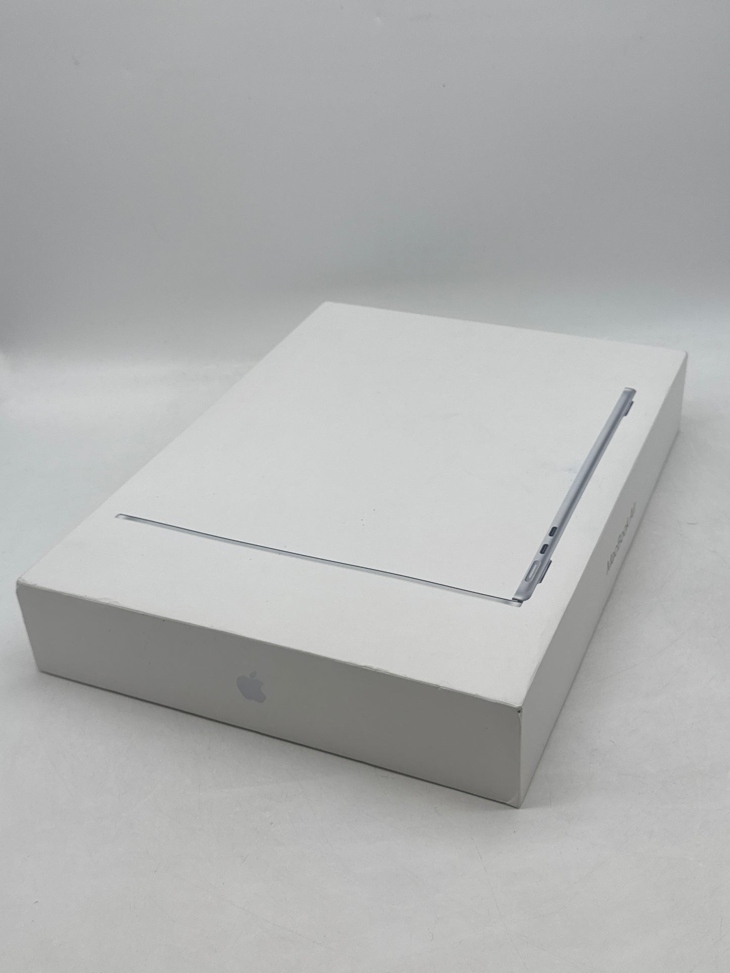 2025 Apple MacBook Air 13.6" A3240 M4 10C-CPU 8C-GPU 16GB RAM 256GB SSD 2 Cycle