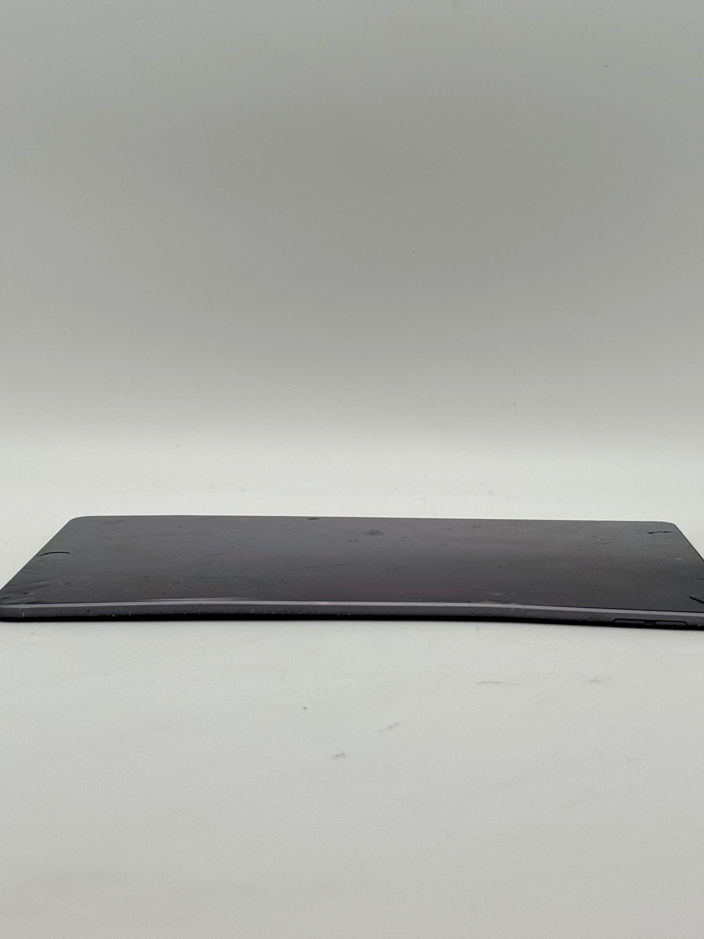 Apple iPad Air 3rd Gen 10.5" A2152 256GB WiFi Only - Read!