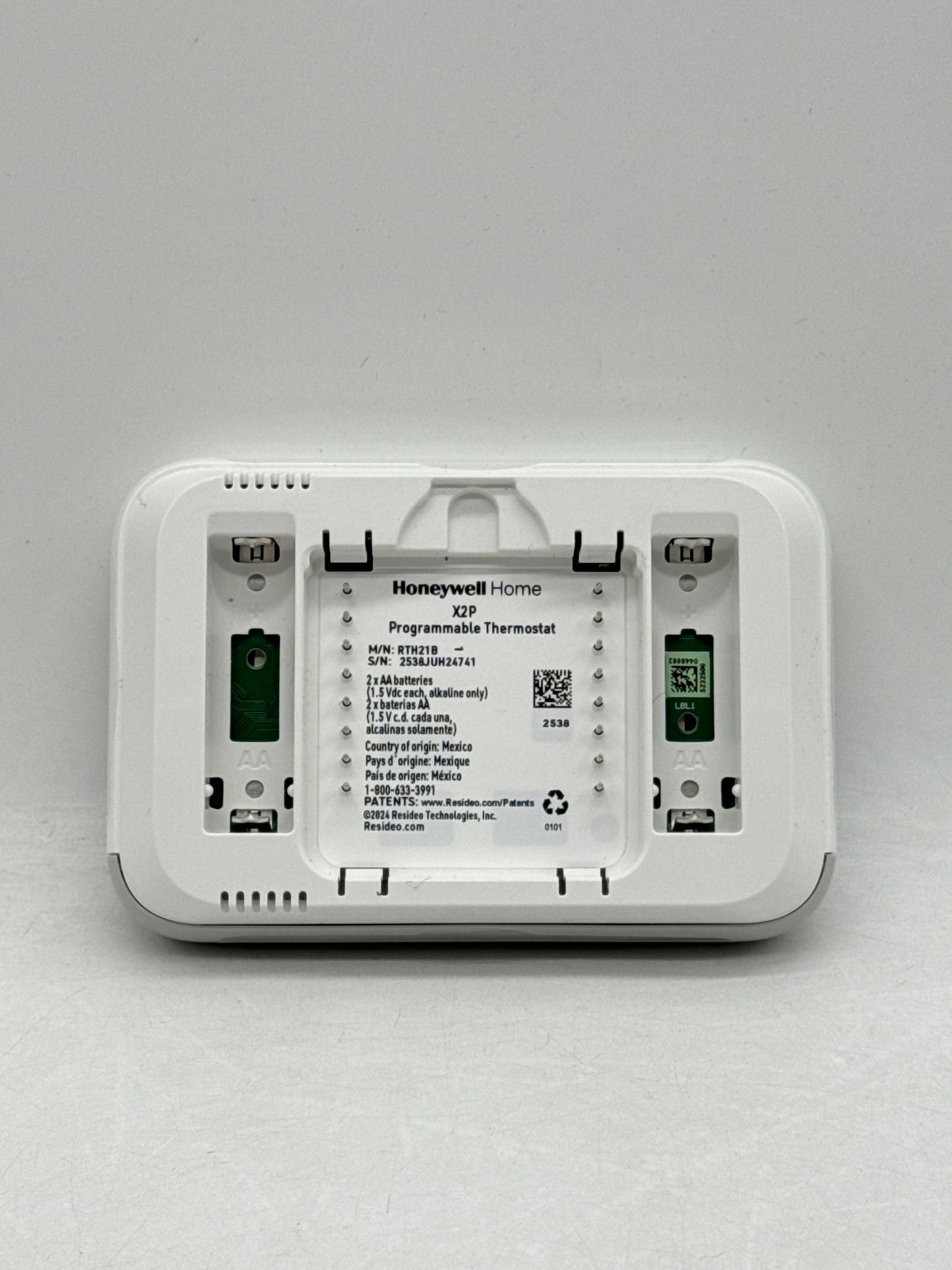 Lot of 4 Honeywell Home RTH21B X2P 1-Stage Programmable Thermostat