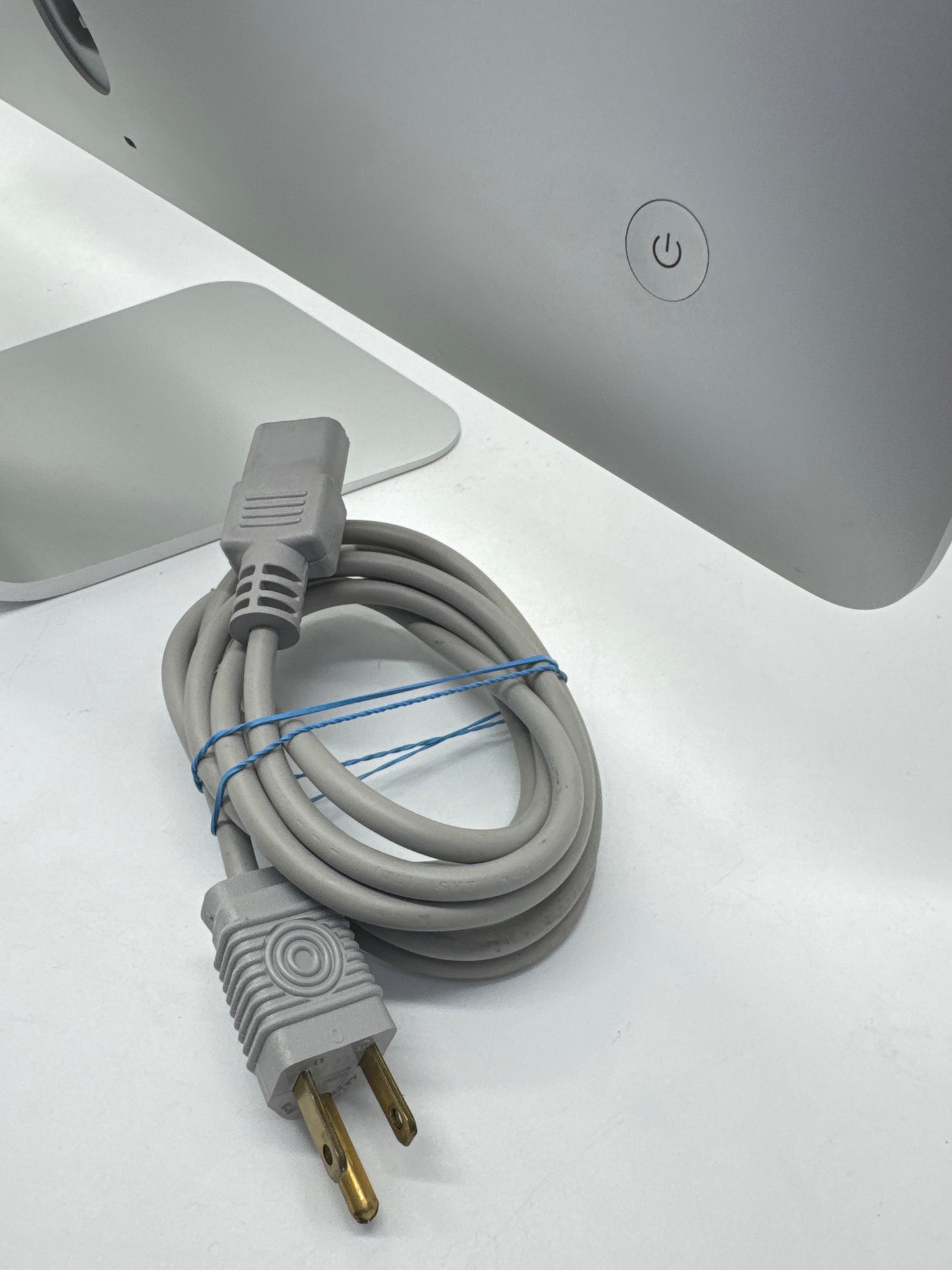 Apple iMac 21.5" A1418 2013 Intel Core i5 8GB RAM 1TB SSD Silver