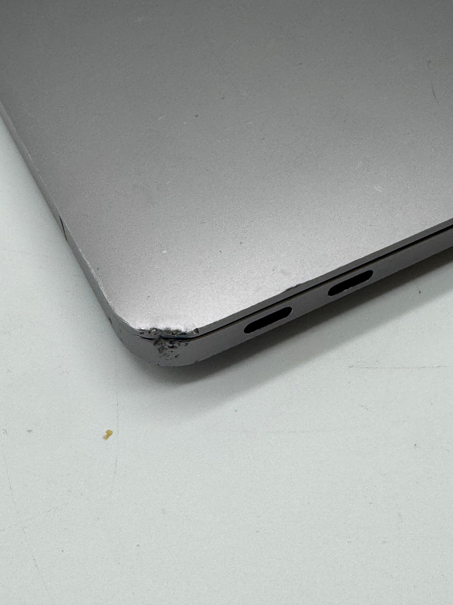 2020 Apple MacBook Air 13" A2179 Core i5 1.1Ghz 8GB RAM 256GB SSD !Read