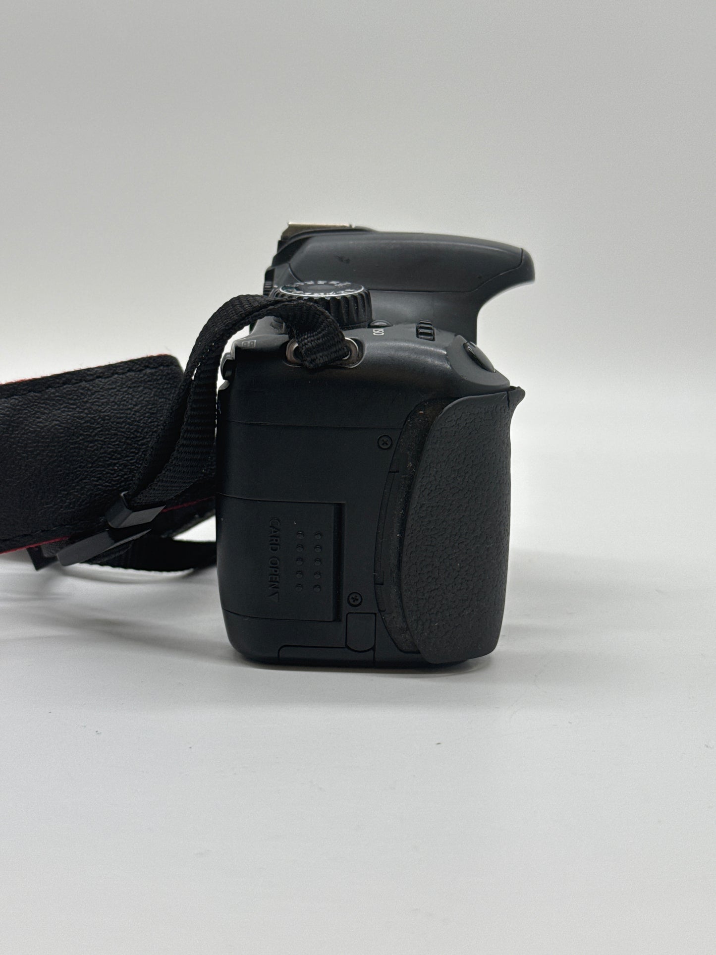 Canon EOS Rebel T2i Digital SLR Camera (Body Only) - For Parts