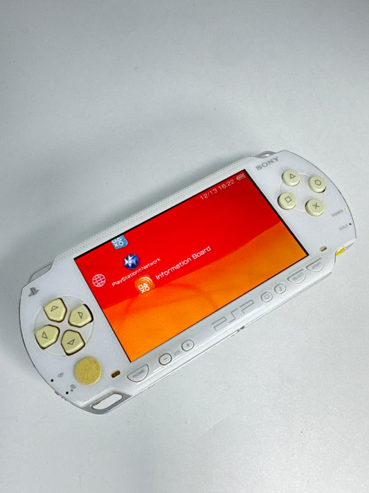 Sony PlayStation Portable PSP-1000 Pearl White Console #62 w/ Charger