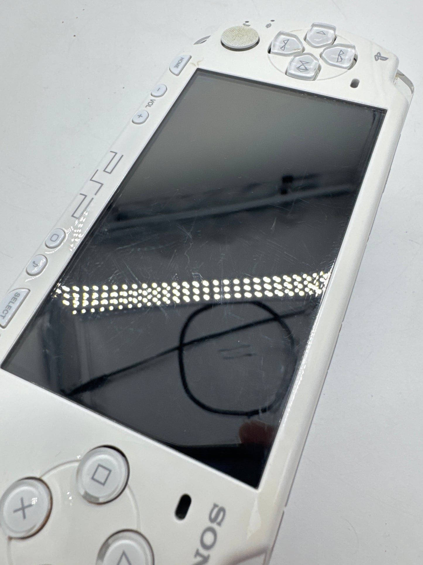 Sony PSP-2000 White Console #220 No Battery or Lid No Charger AS IS