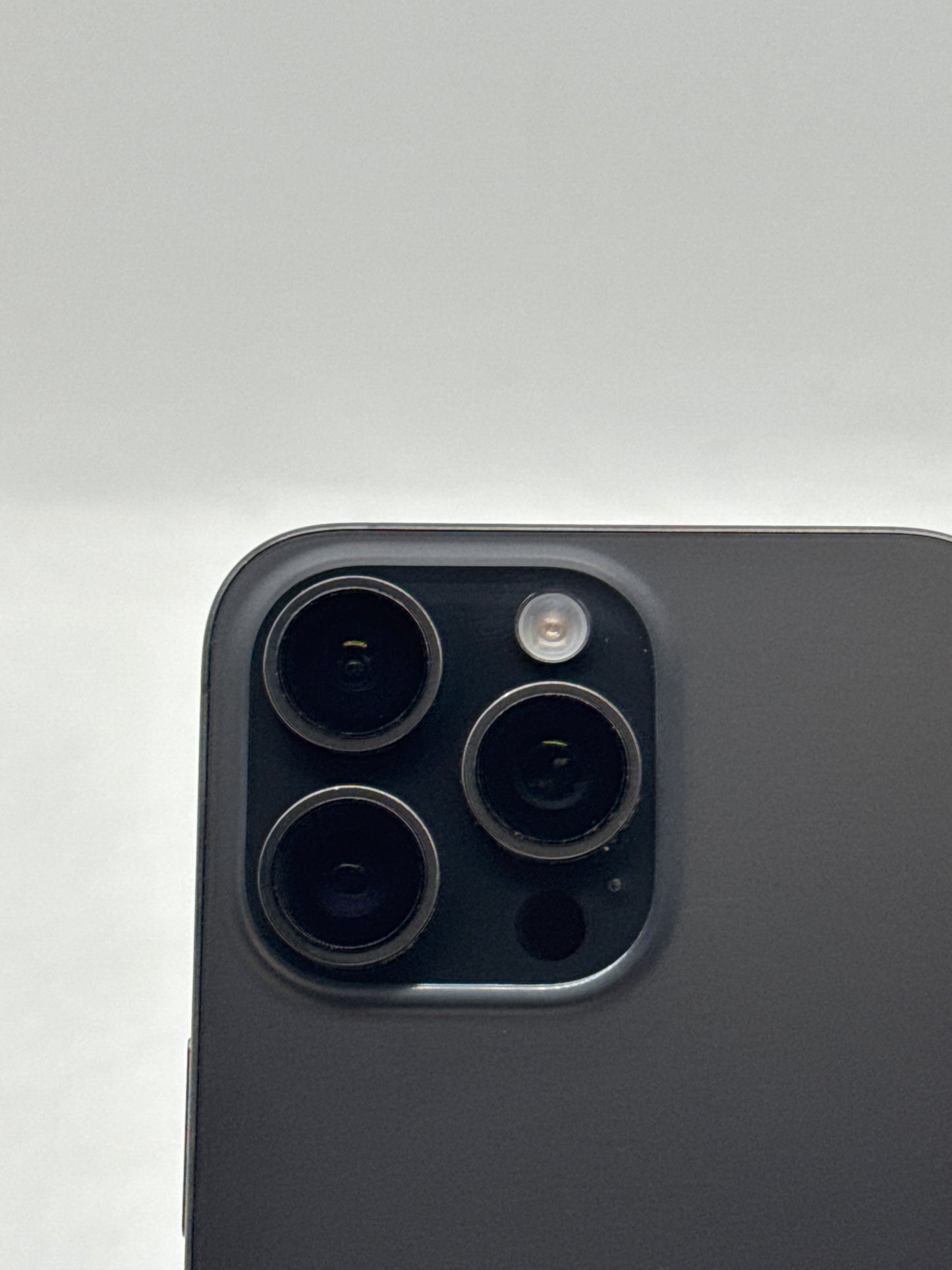 US Xfinity Mobile Apple iPhone 15 Pro Max A2849 512GB Black 83% Battery health