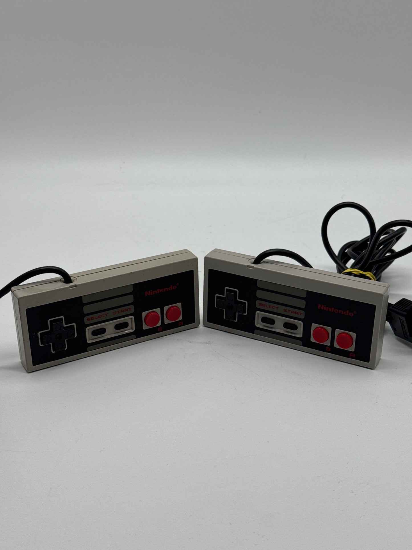 1985 Original NES 001 Nintendo System Bundle w/ Super Mario Bros, Power Cable & Video Cables - Used