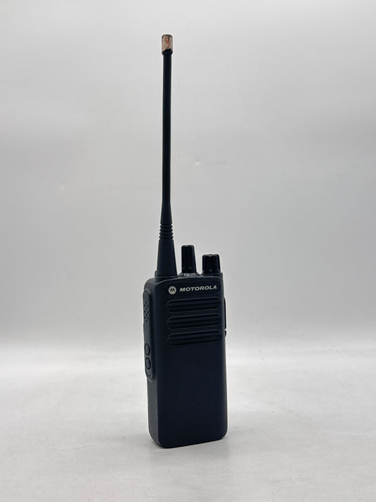 Motorola CP100D AAH87YDC9JA2AN Portable Two Way Radio with Battery
