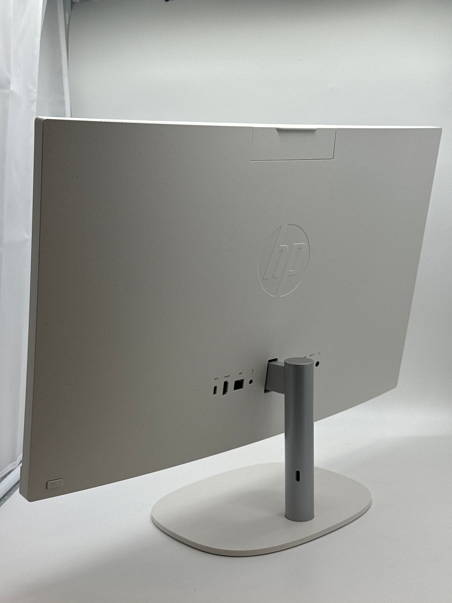 HP All-in-One Desktop 7H0U0AA – 23.8" FHD, 8GB RAM, 256GB - Used