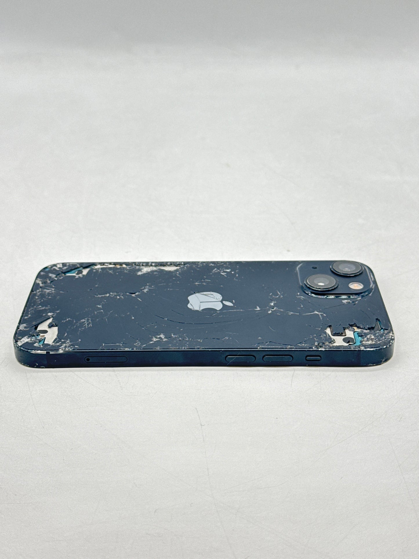 AT&T Apple iPhone 13 A2482 256GB Midnight - Cracked Read!