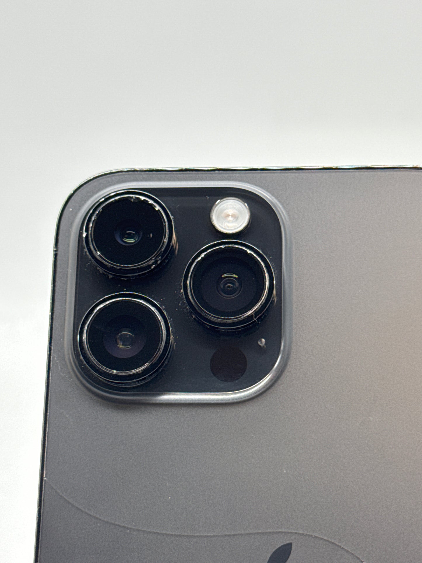 Unlocked Apple iPhone 14 Pro Max A2651 128GB Space Black - Cracked Back Read!