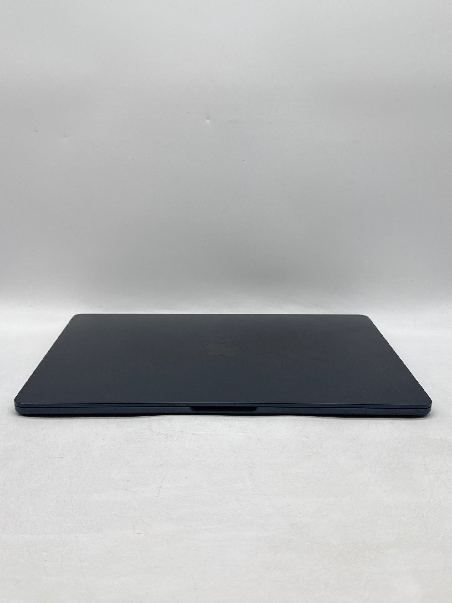 2023 Apple MacBook Air 15.3" A2941 M2 8C-CPU 10C-GPU 256GB SSD 8GB RAM