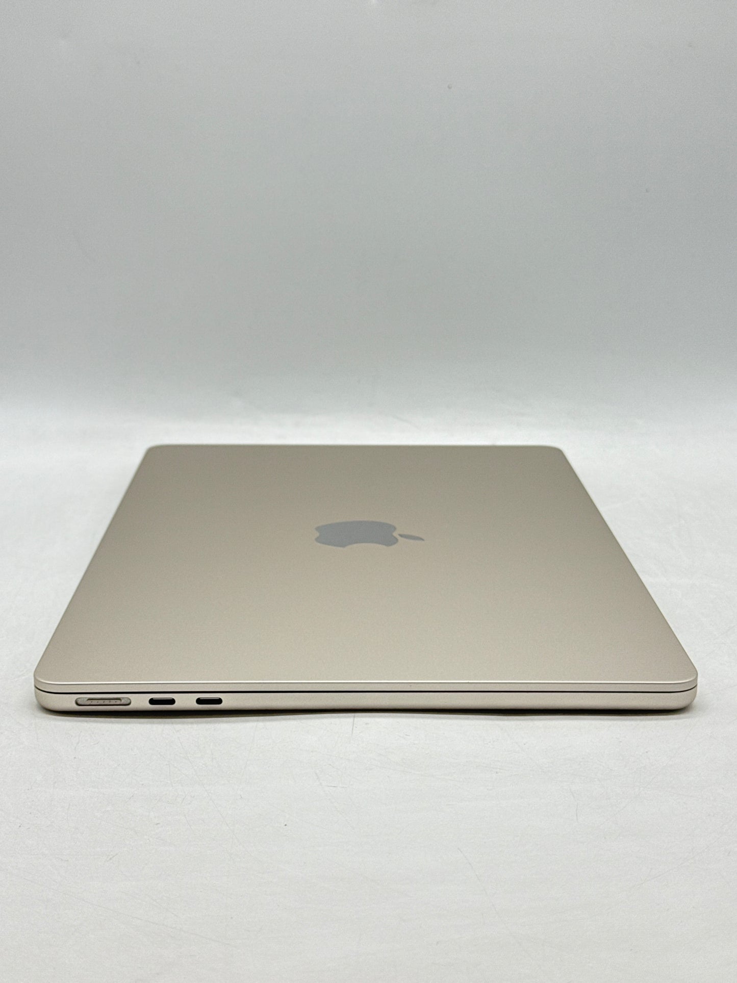 2022 Apple MacBook Air 13.6" A2681 M2 8C-CPU 8C-GPU 8GB RAM 256GB SSD Starlight