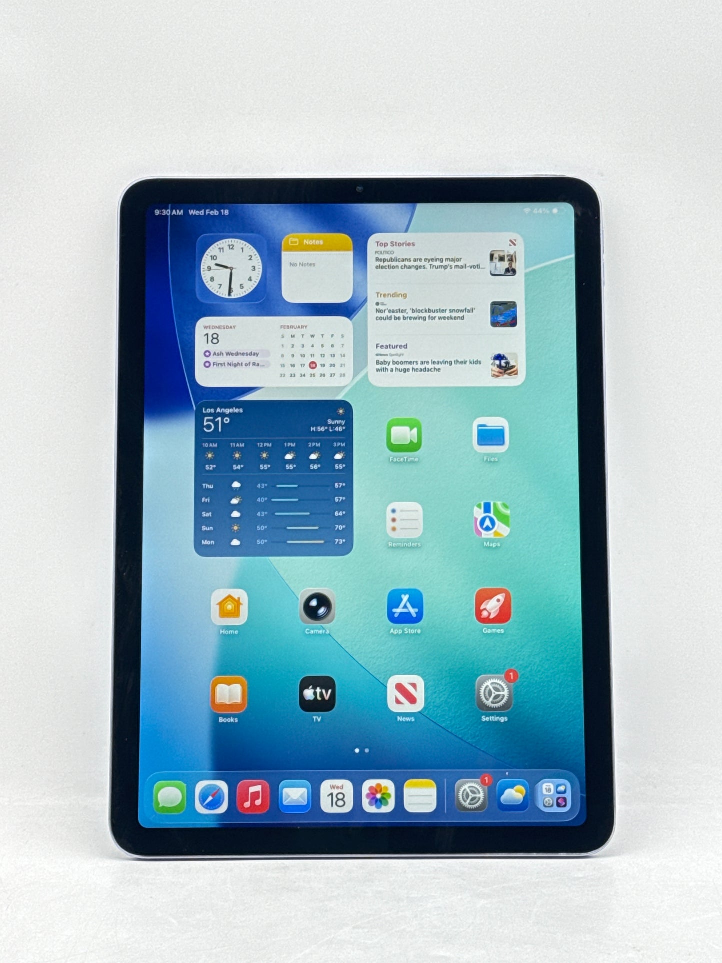 Apple iPad Air 5th Gen 10.9" A2588 M1 256GB Wi-Fi Only Purple