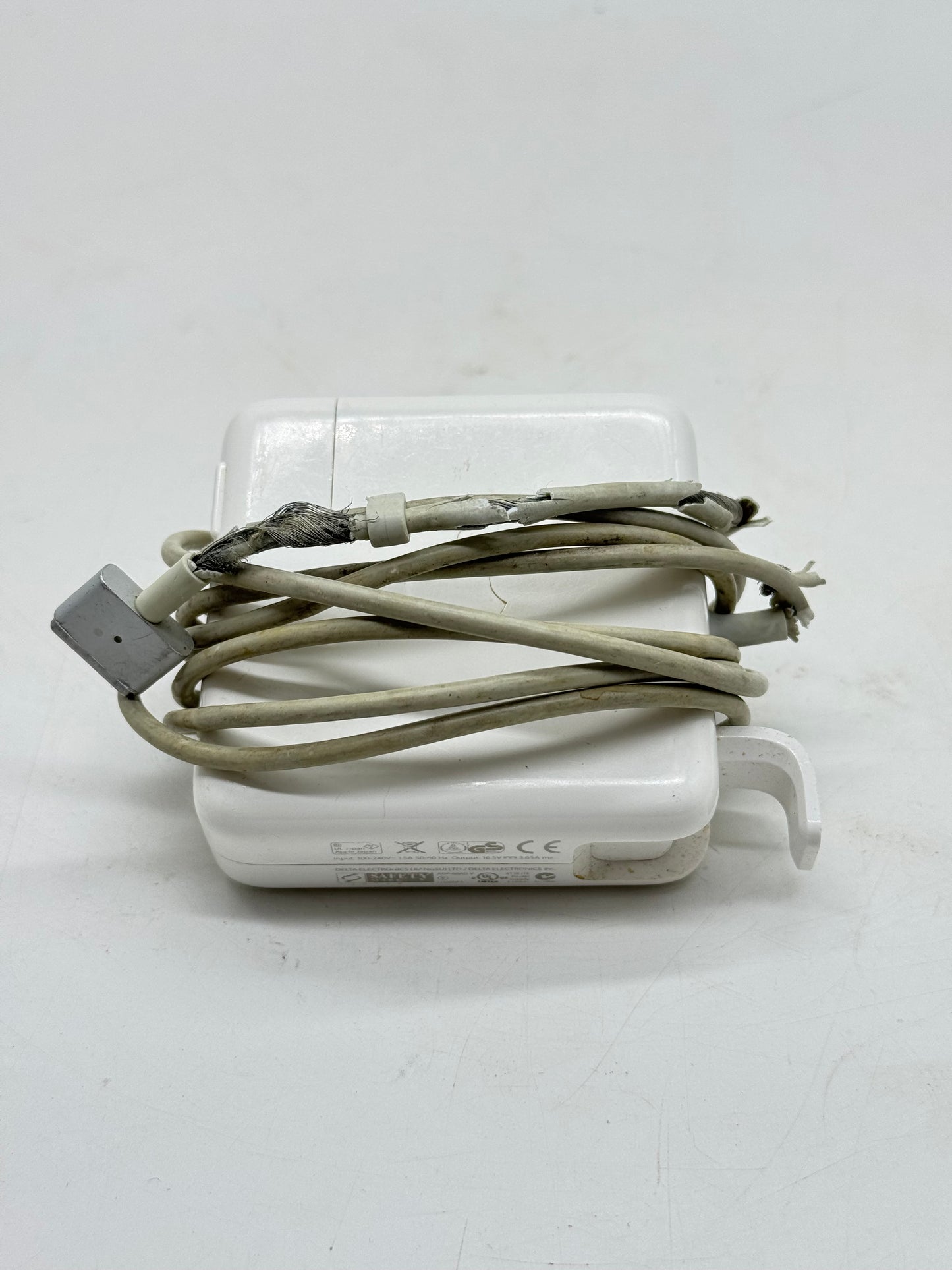 Apple MacBook Pro 13 Inch A1502 2014 Core i5 8GB 256GB Silver