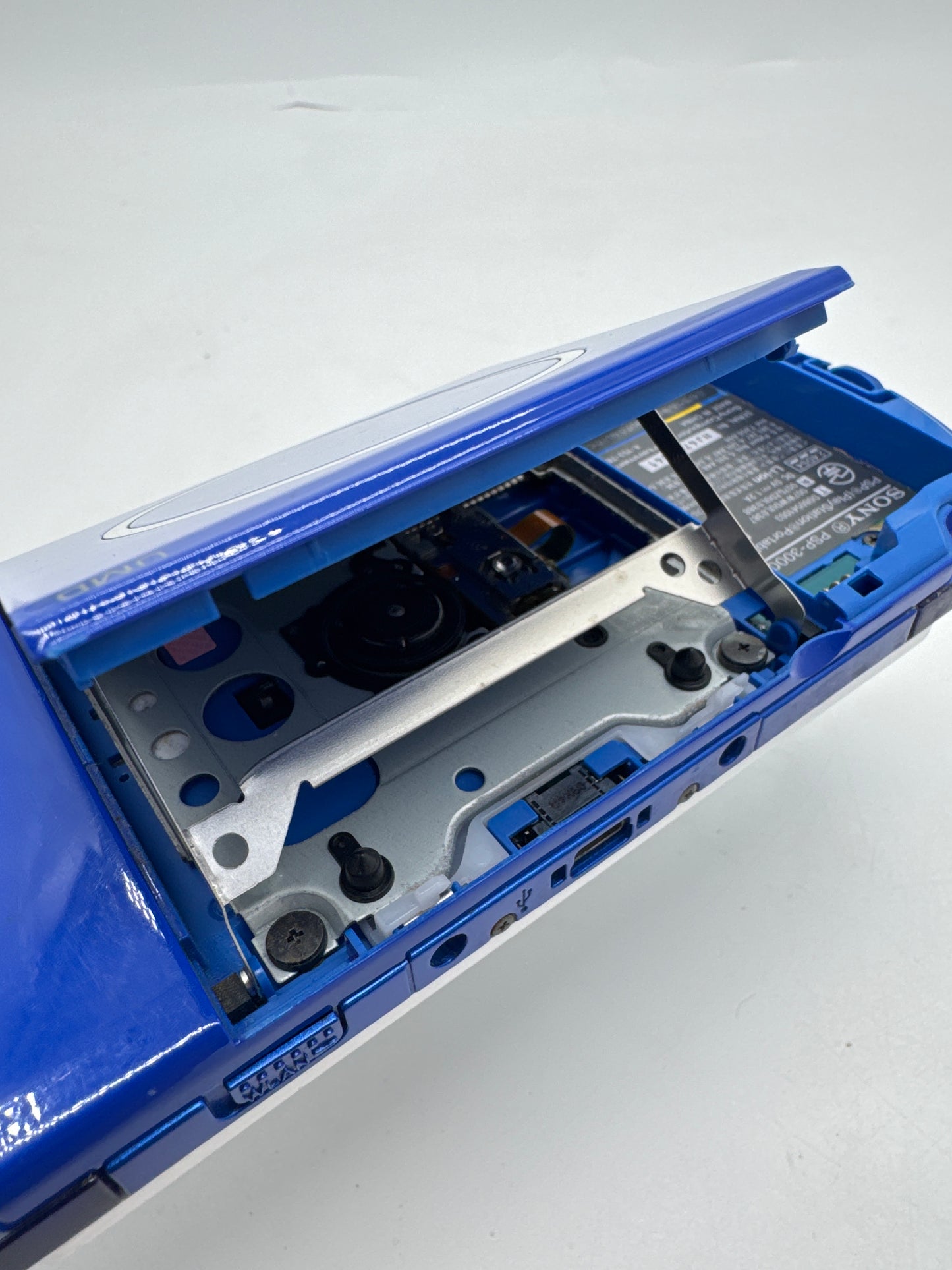 Sony PSP-3000 White Blue Console #237 No Battery No Lid BAD SCREEN AND UMD AS IS