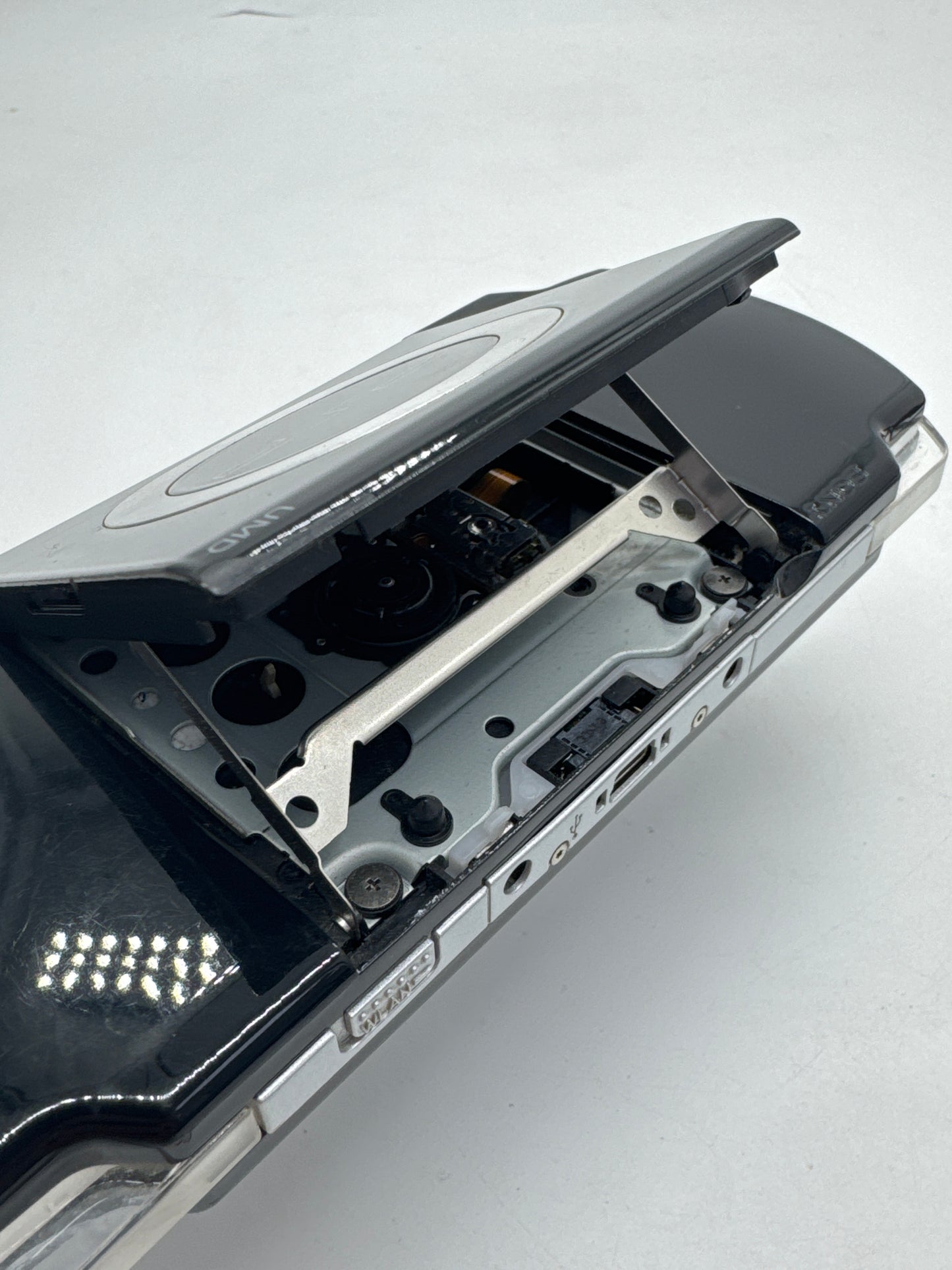 Sony PlayStation Portable PSP-2000 Piano Black Console #335 w/1200mAh Battery