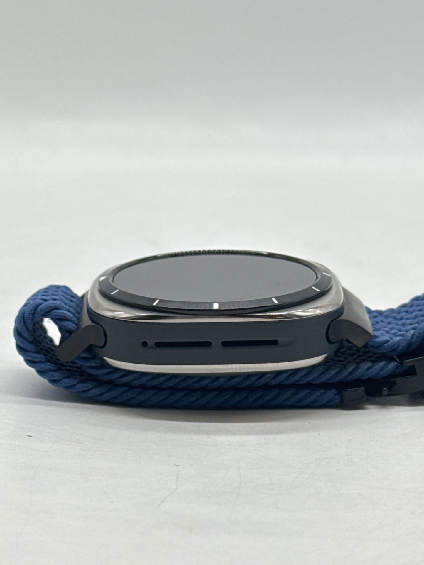 Unlocked Samsung Galaxy Watch Ultra SM-L705U 47mm GPS + LTE Titanium Silver