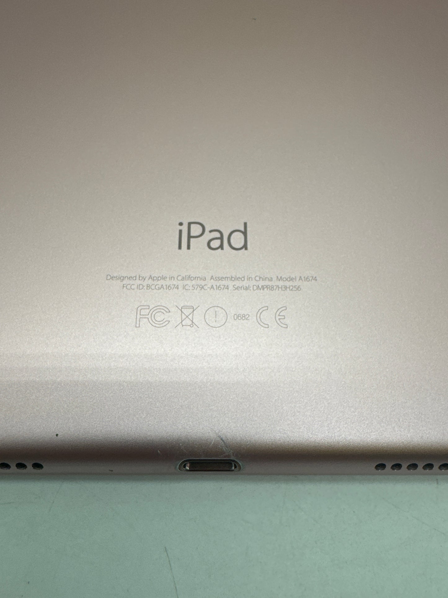 Unlocked Apple iPad Pro 9.7" A1674 32GB Wi-Fi + Cellular Rose Gold - Read!