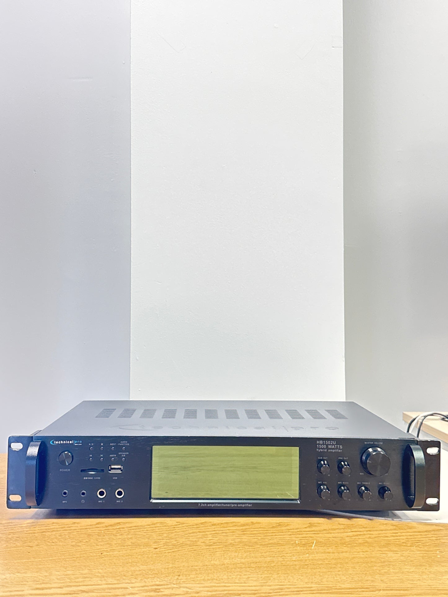 Technical Pro HB1502U hybrid amplifier 1500 watts
