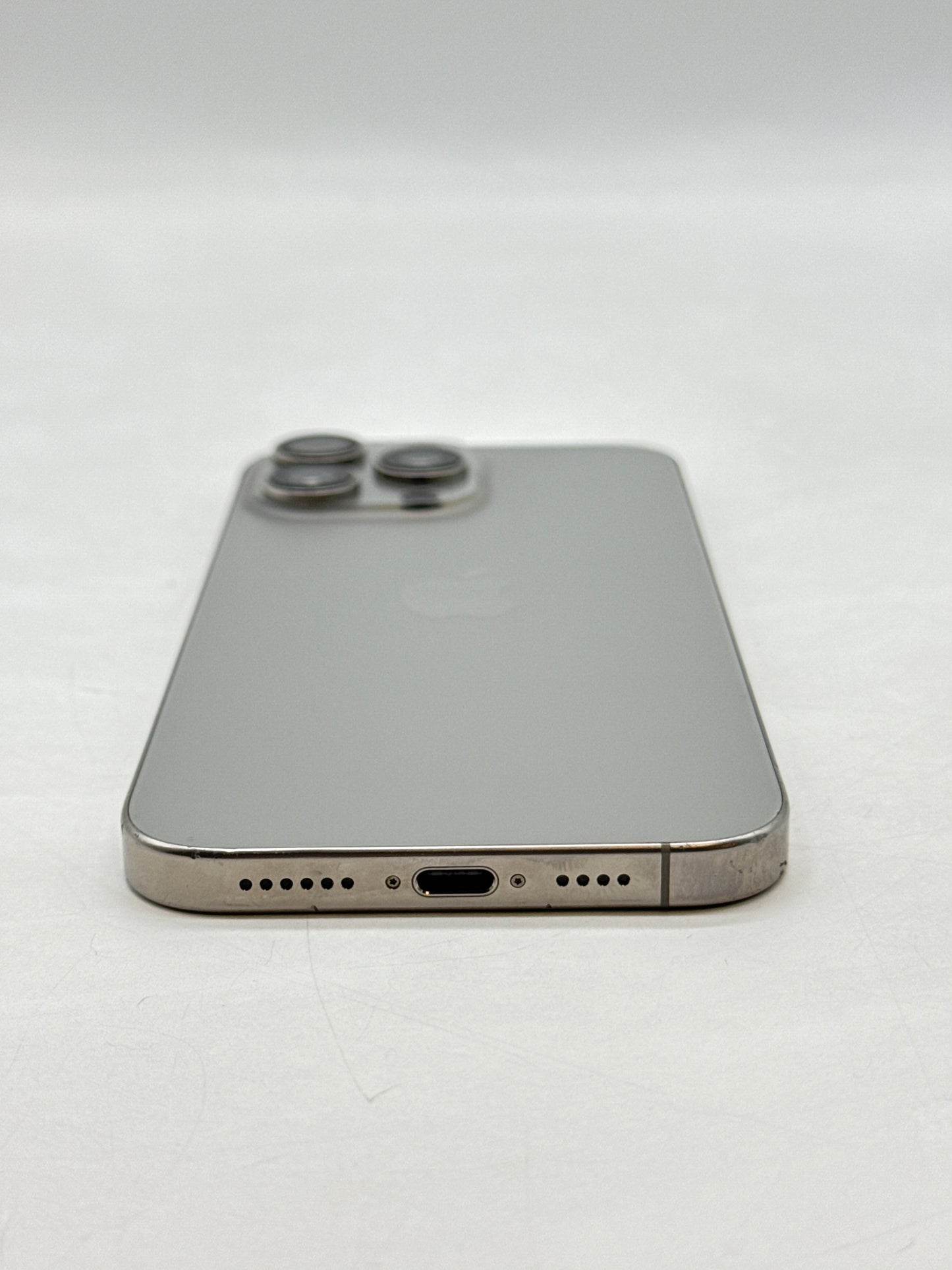 Unlocked Apple iPhone 16 Pro Max A3084 256GB Natural Titanium - Cracked Read!