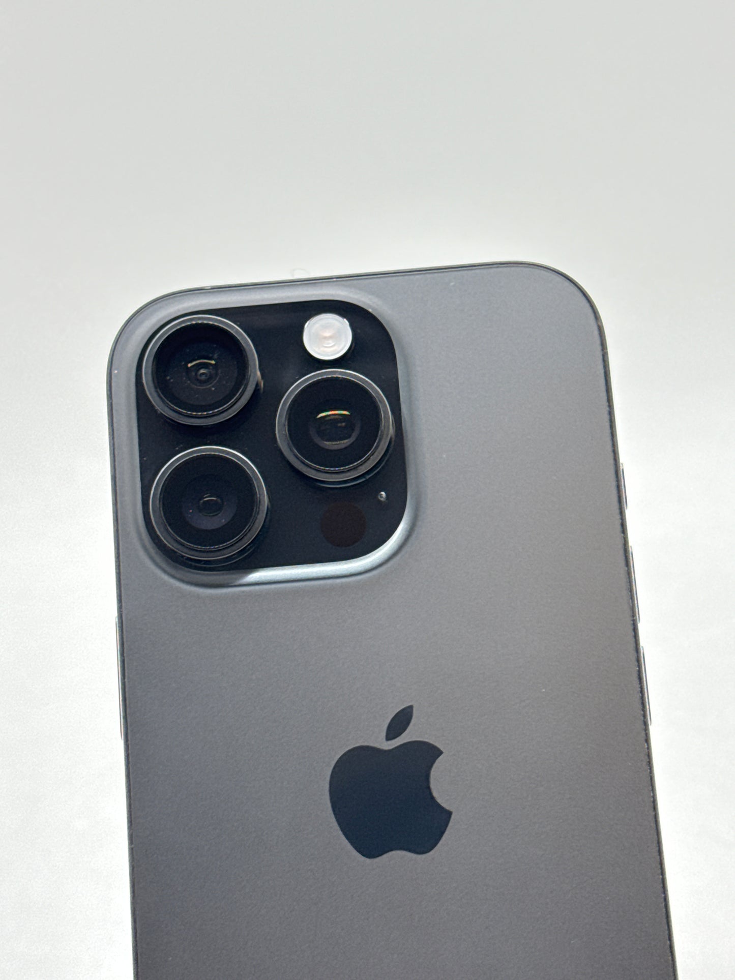 Unlocked Apple iPhone 16 Pro A3083 128GB Black Titanium 98% Battery Health