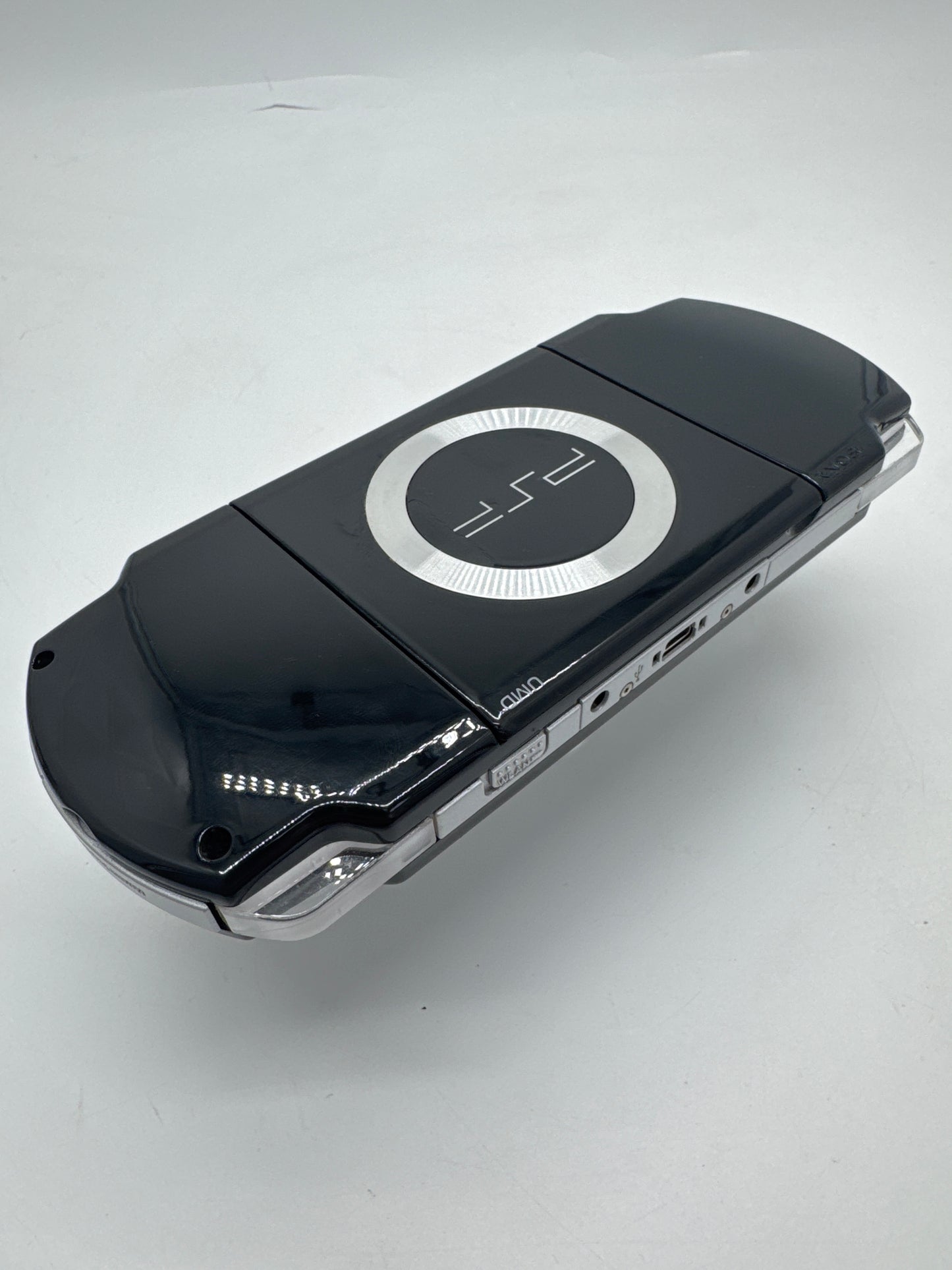 Sony PSP-2000 Piano Black Console #82 w/1200mAh Battery & No Charger