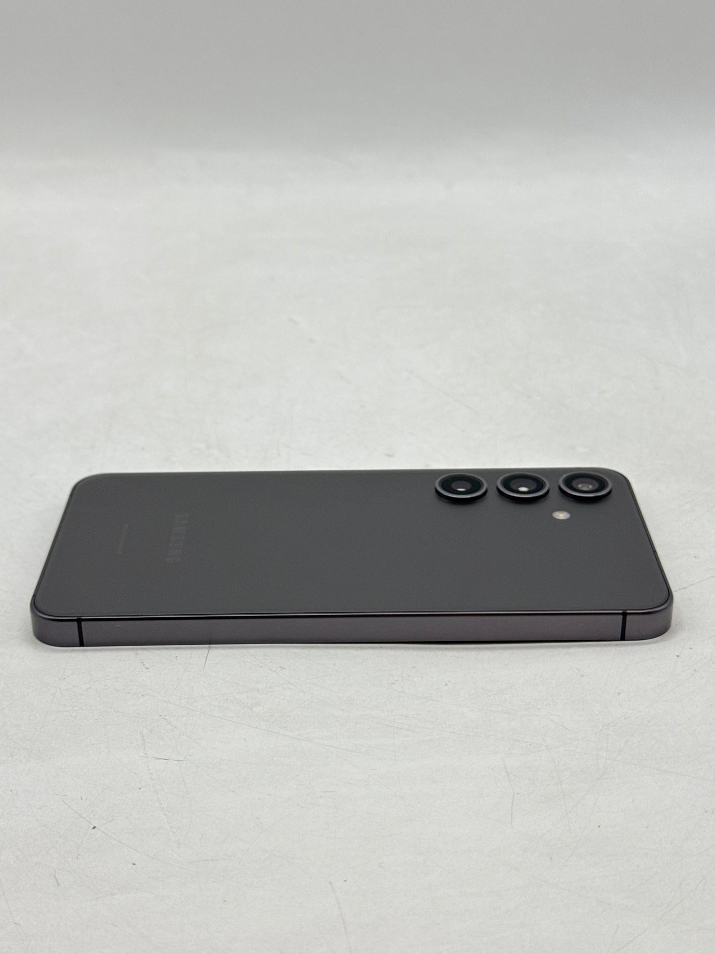 Unlocked Samsung Galaxy S24 6.2" SM-S921U 128GB 8GB RAM Onyx Black