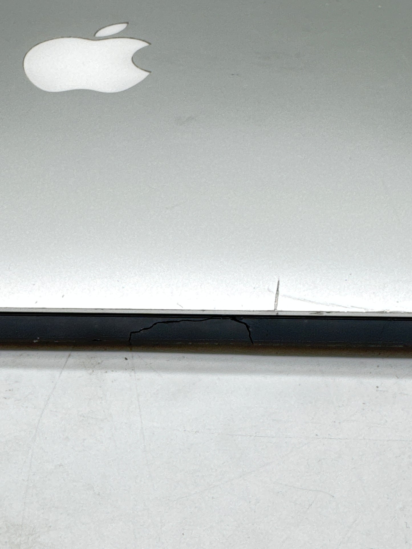 2015 Apple MacBook Air 11.6" A1465 Intel Core i5 4GB RAM 128GB Silver  !READ