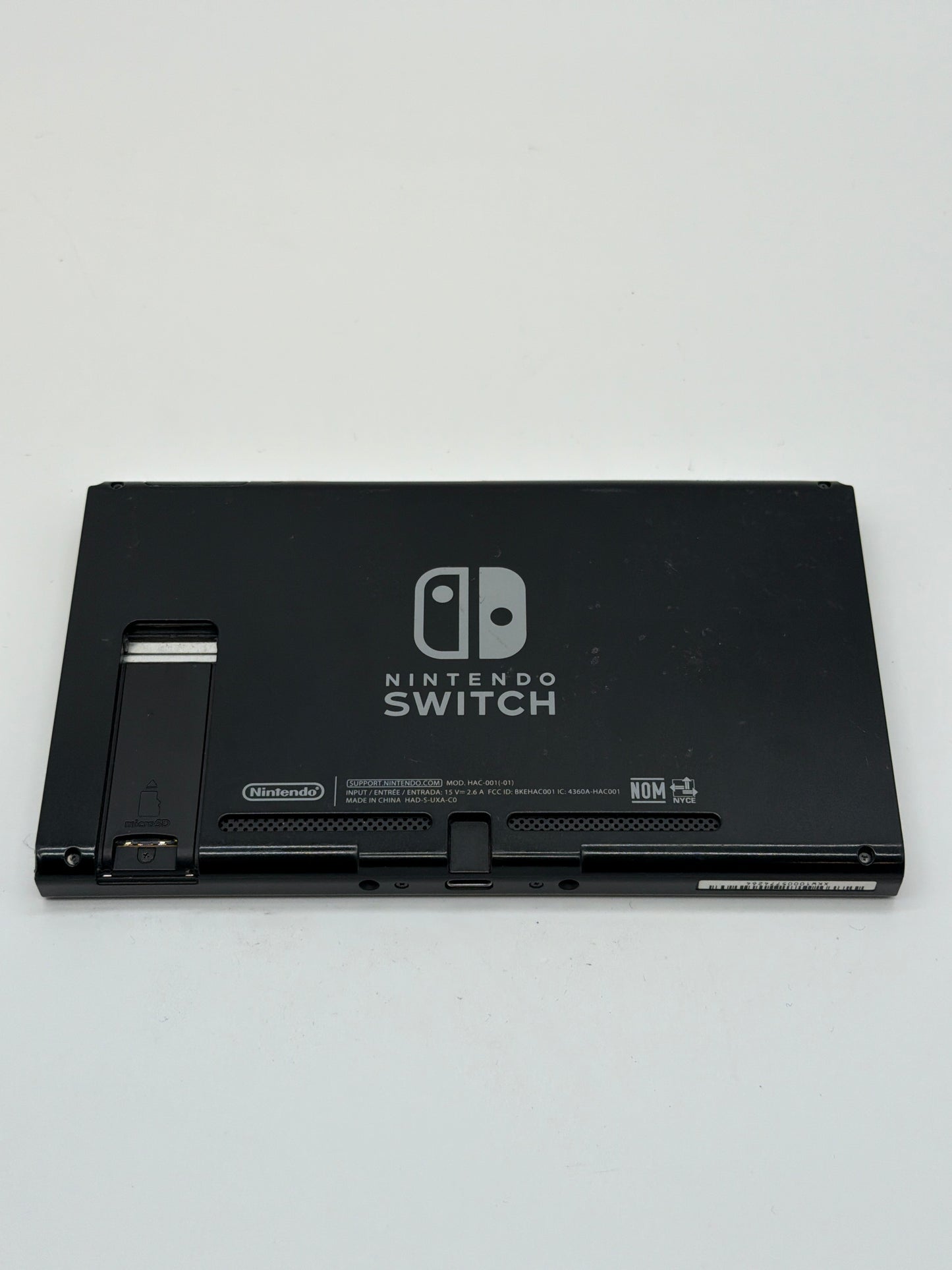 Nintendo Switch 5x Tablet Lot - 4 HAC-001(-01), 1 V1 - Powers On - 4 Left Joycons