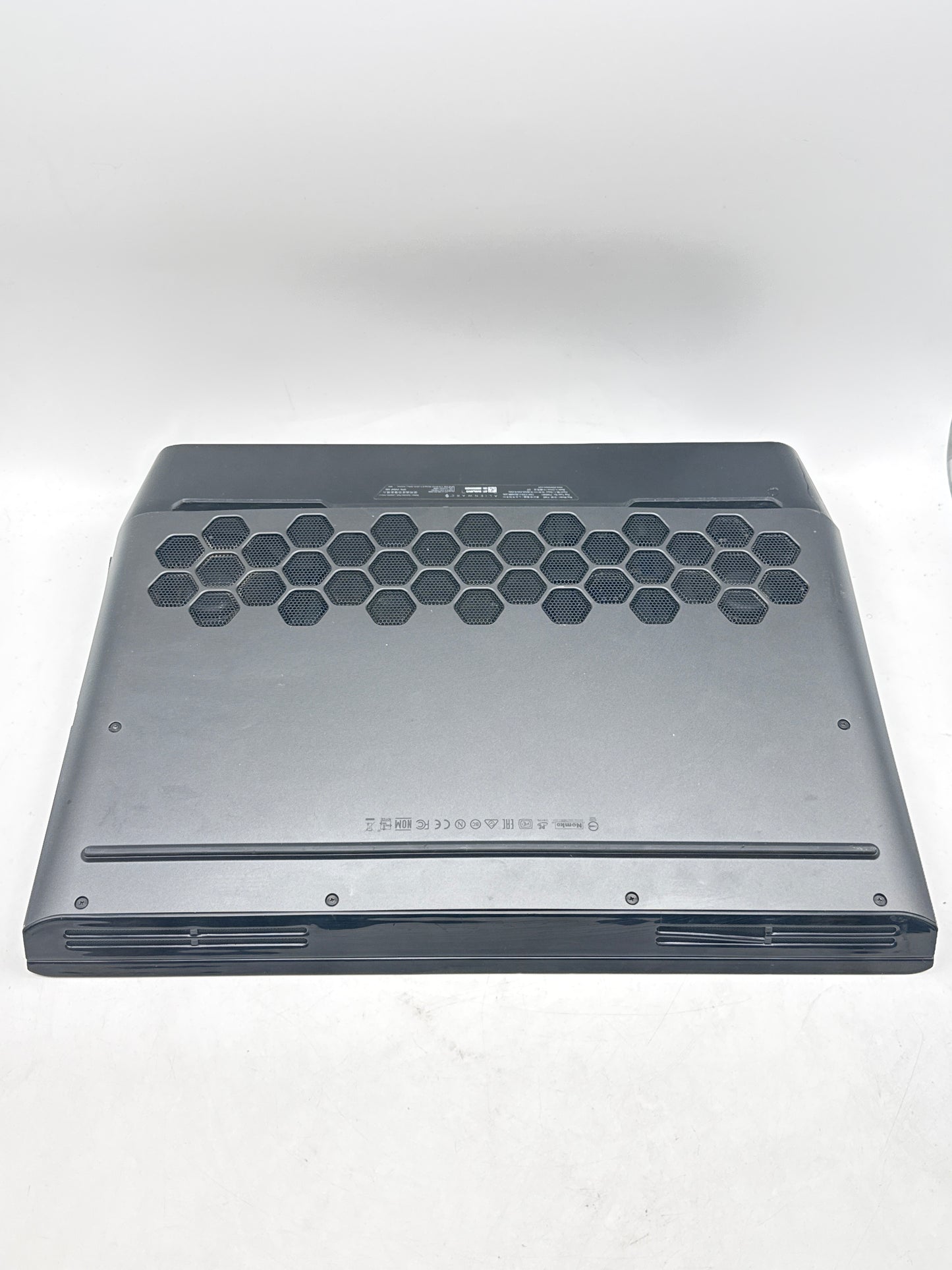 Alienware Area 51m Intel i7-8700 32GB RAM 1TB SSD RTX 2060