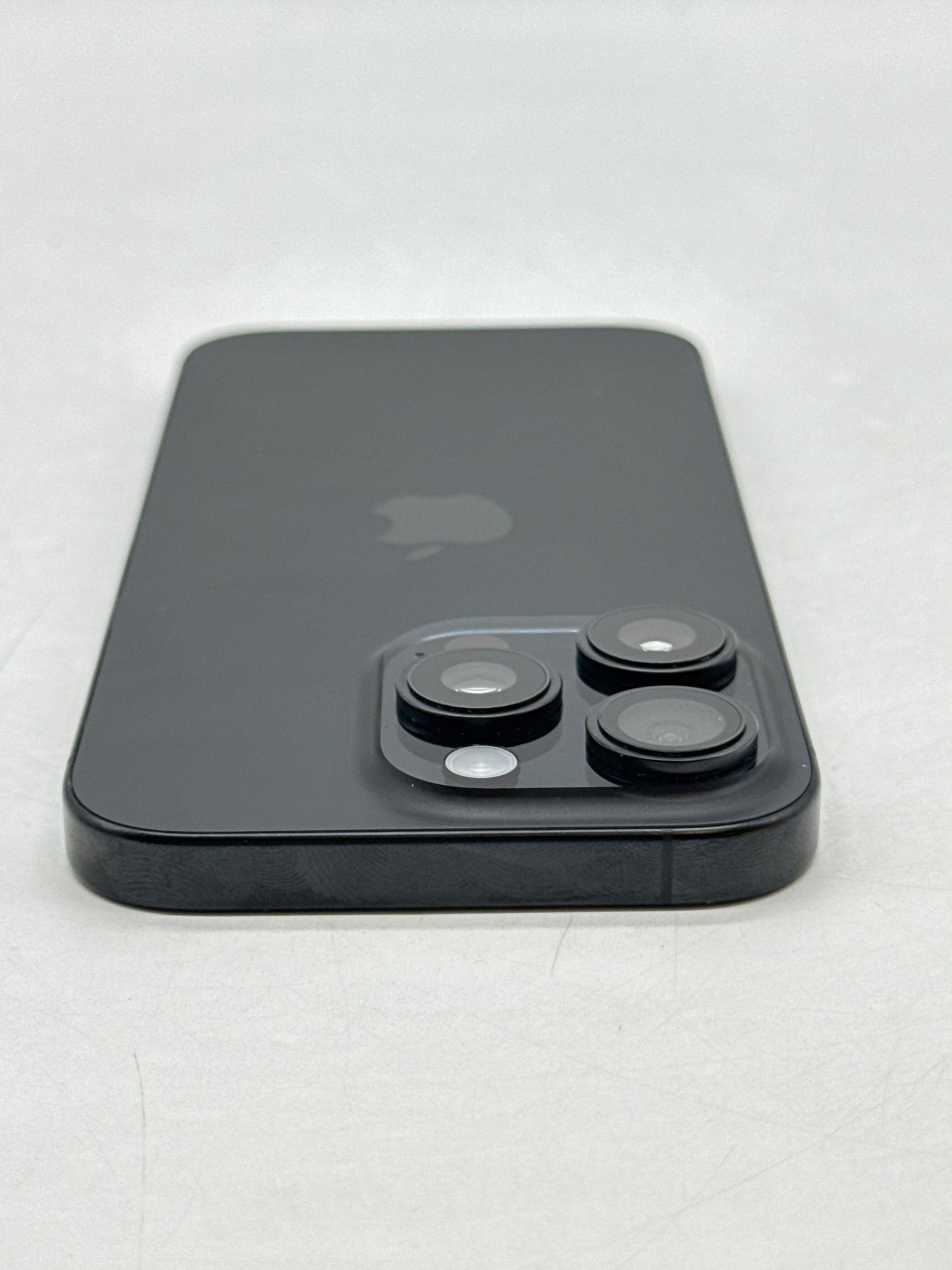 Unlocked Apple iPhone 16 Pro A3083 128GB Black Titanium 98% Battery Health