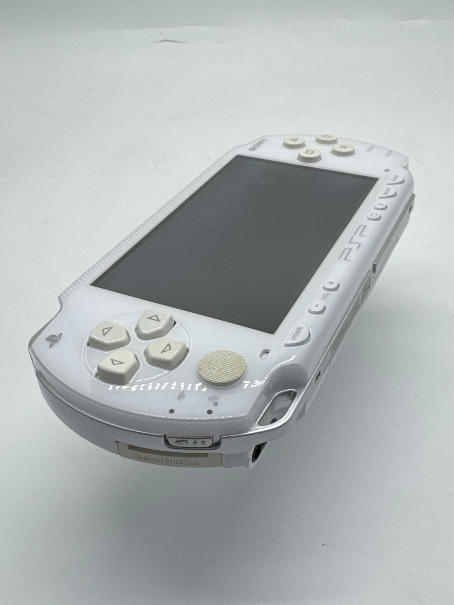 Sony PSP-1000 White Console #97 w/3600mAh Battery & No Charger Noisy Disc Drive