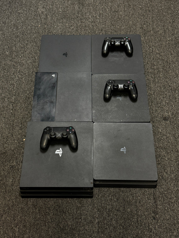 Lot of 6 Sony Playstation PS4 and PS4 Pro with 3 Controller - 5xPS4, 1xPS4 Pro