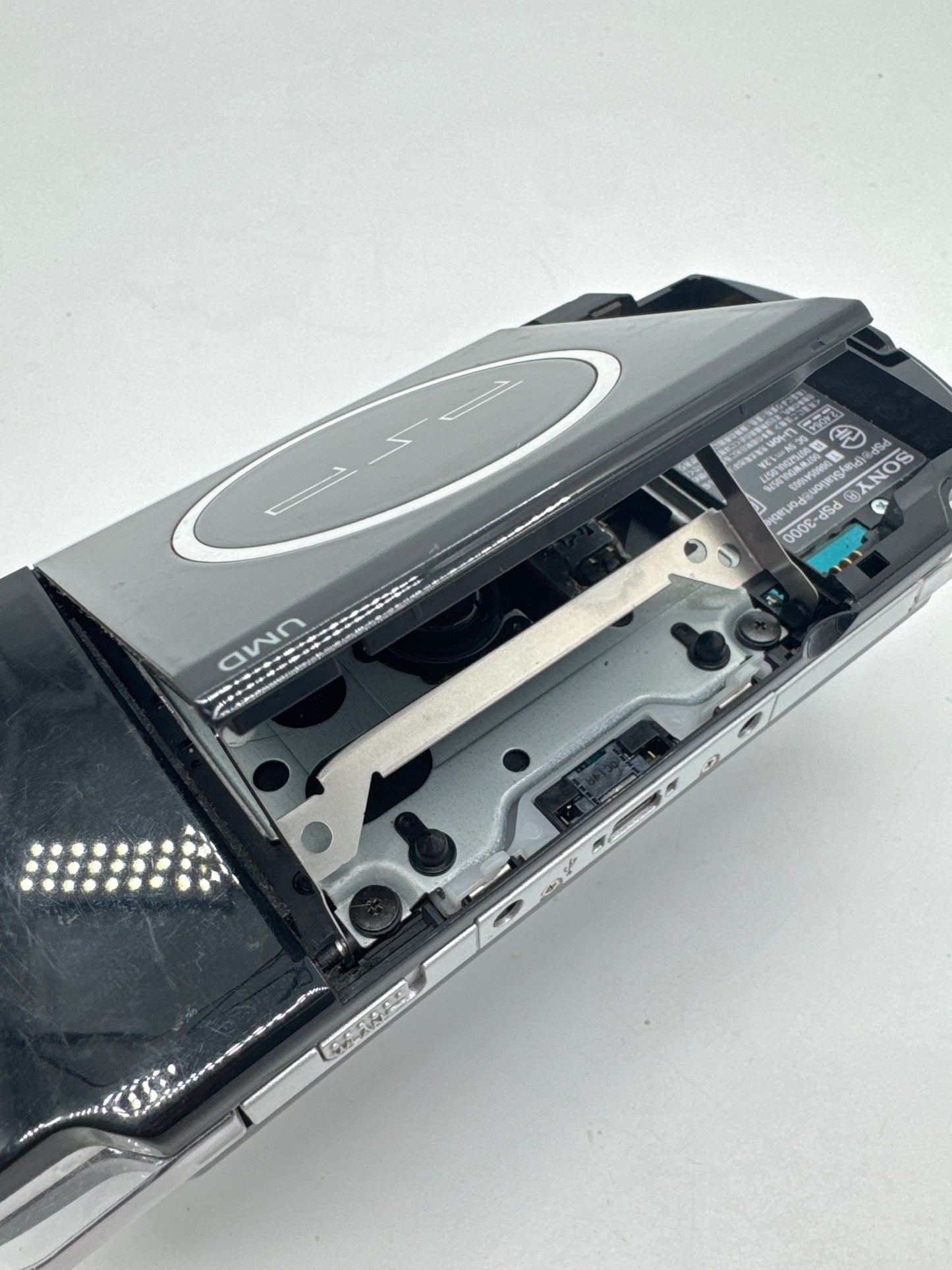 Sony PSP-3000 Black Console #307 No Battery or Lid No Charger BAD UMD & SCREEN AS IS