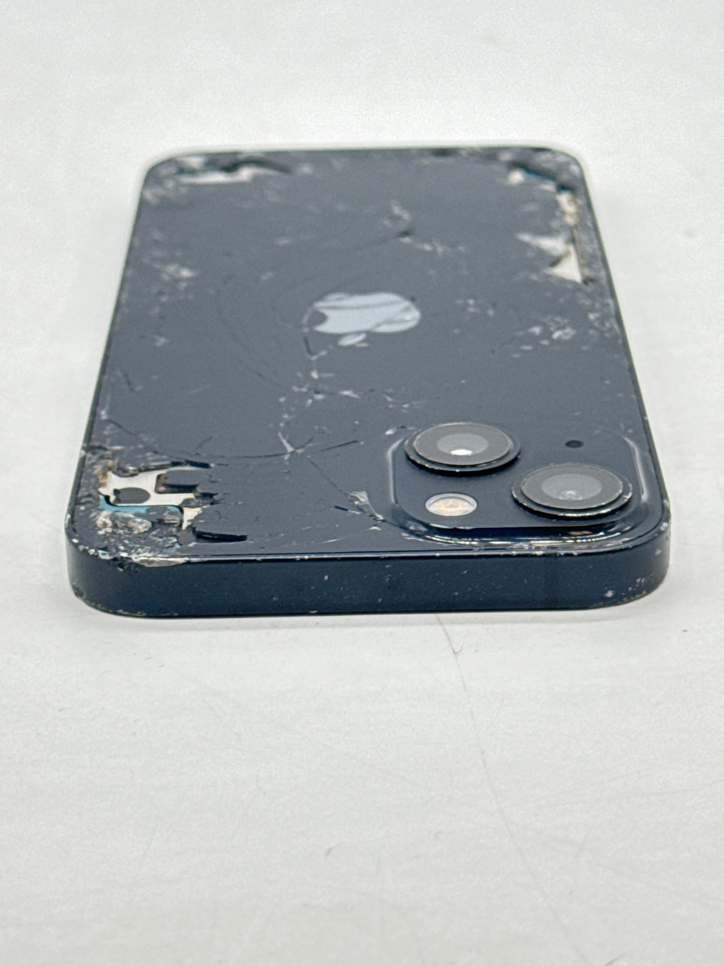 AT&T Apple iPhone 13 A2482 256GB Midnight - Cracked Read!