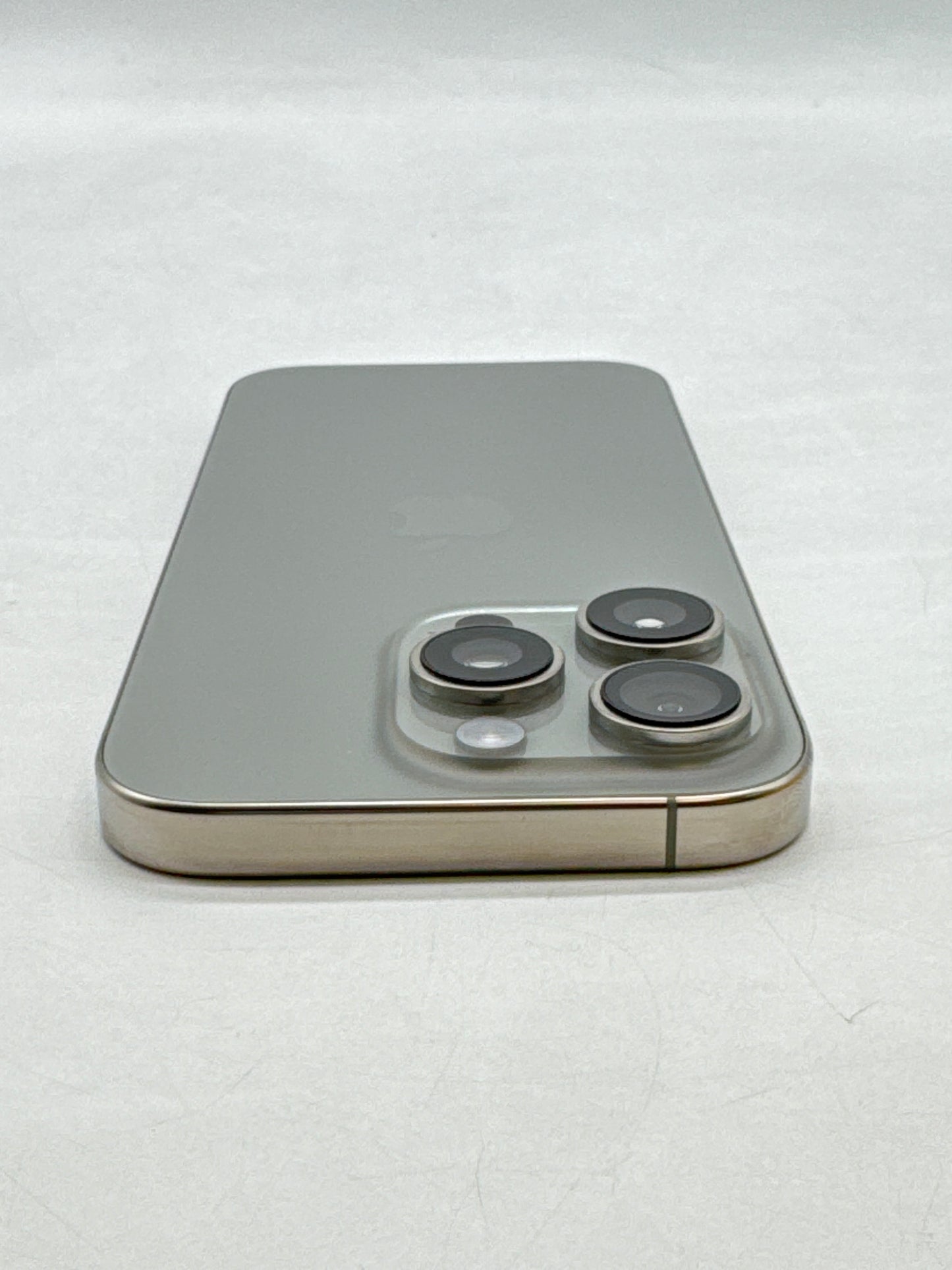 Unlocked Apple iPhone 16 Pro A3083 128GB Natural Titanium 96% Battery Health