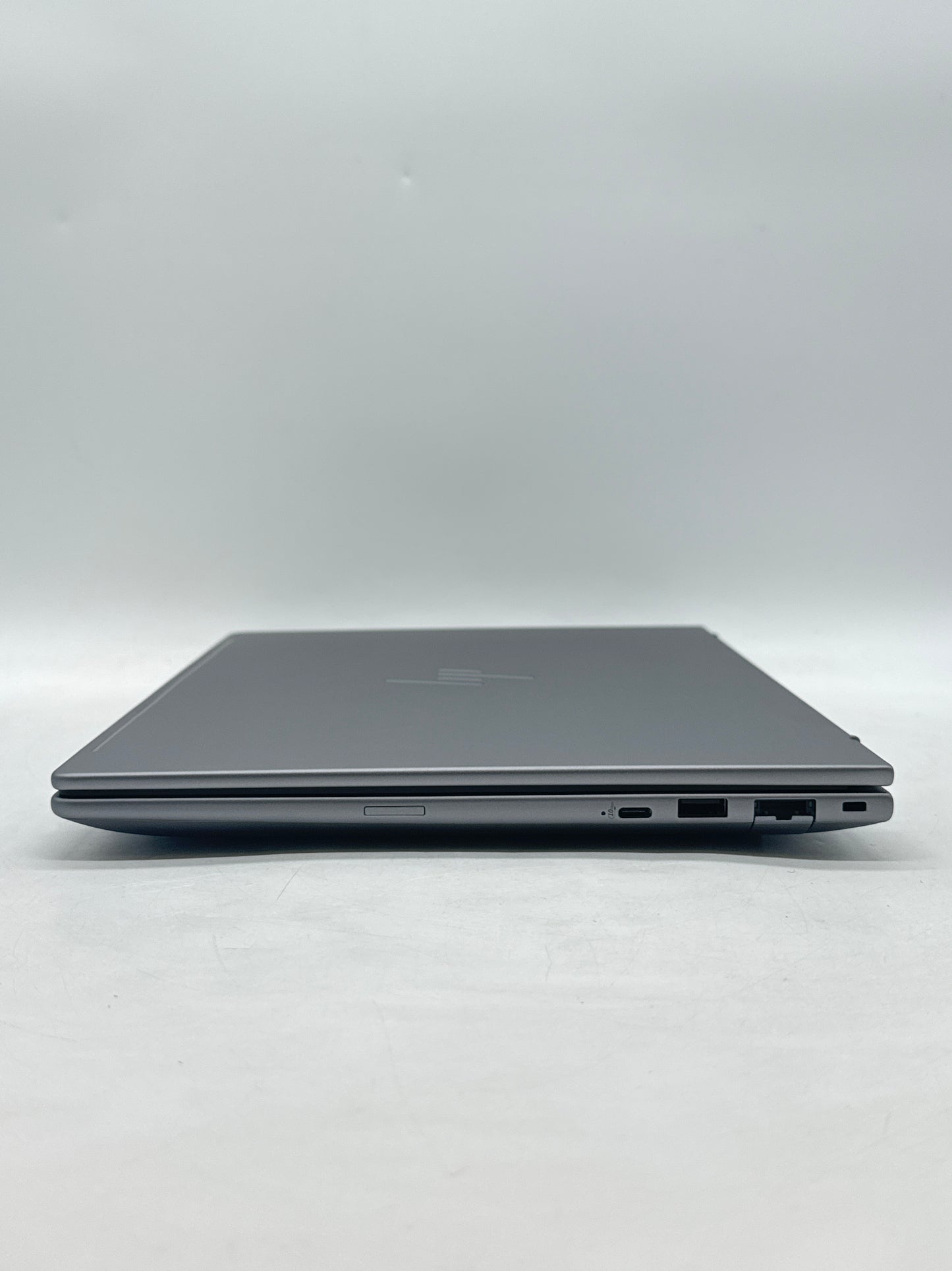 HP ZBook 8 14 G1i 14.0" Touch Core Ultra7 265H 512GB SSD 32GB RAM RTX ADA 500 4GB