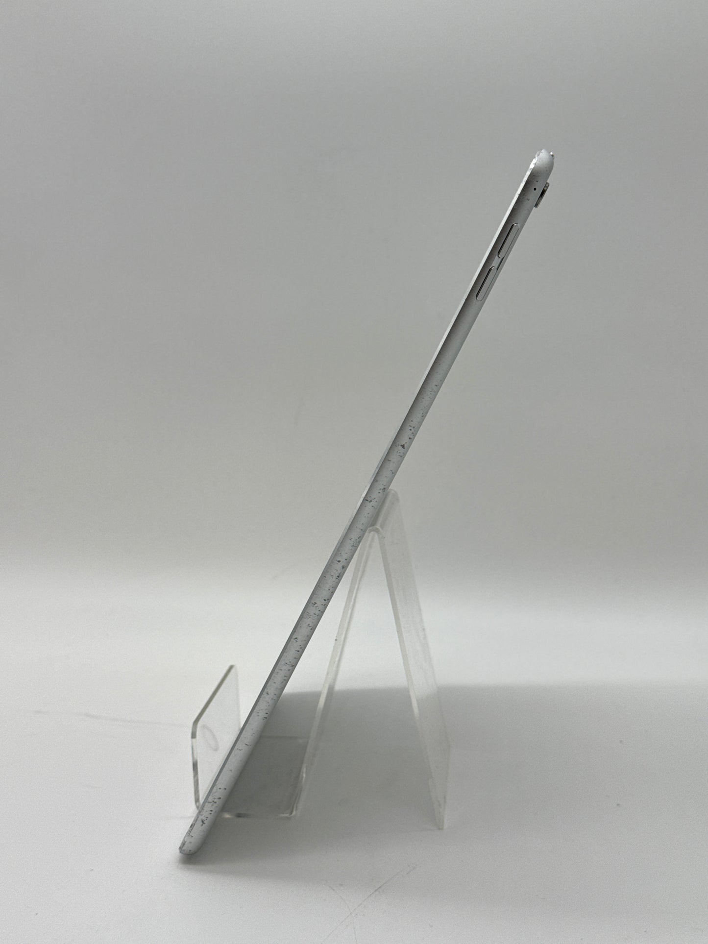 Apple iPad Pro 9.7-inch A1673 128GB Silver Bad Charging Port / Untested