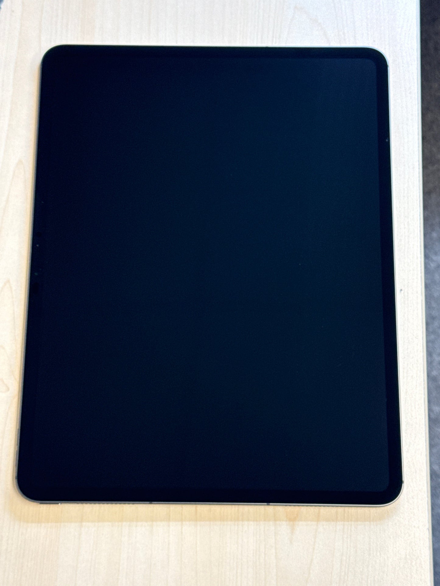 Unlocked Apple iPad Pro 7th Gen 13" A2926 M4 256GB Wi-Fi + 5G Space Black