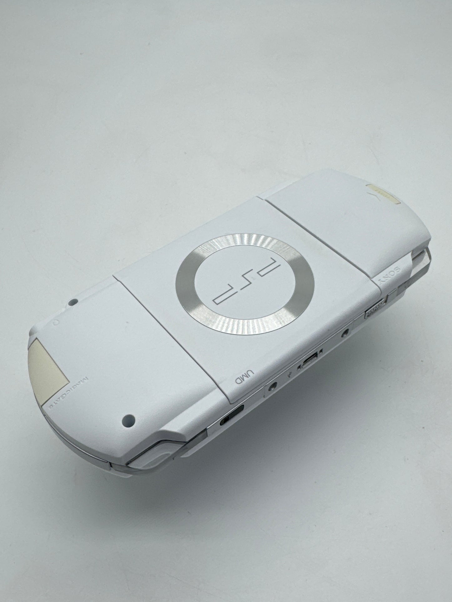 Sony PSP-1000 White Console #97 w/3600mAh Battery & No Charger Noisy Disc Drive