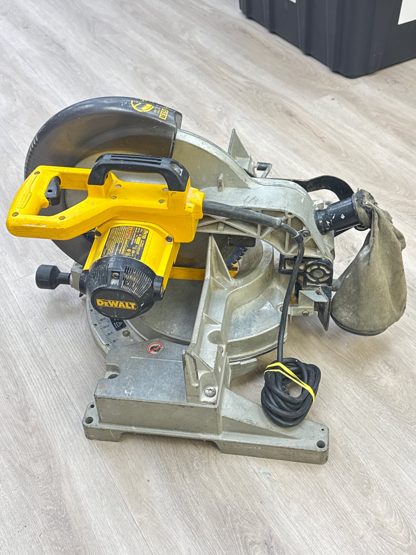 DeWalt DW705 12" Heavy Duty Compound Miter Saw