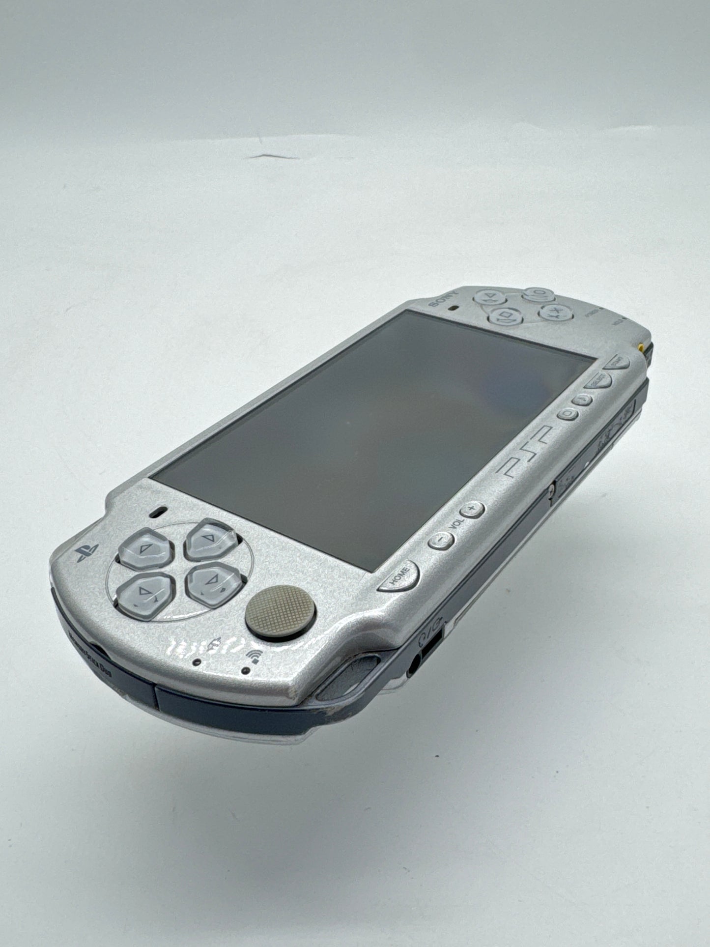 Sony PSP-2000 Silver Console #84 w/1200mAh Battery & No Charger