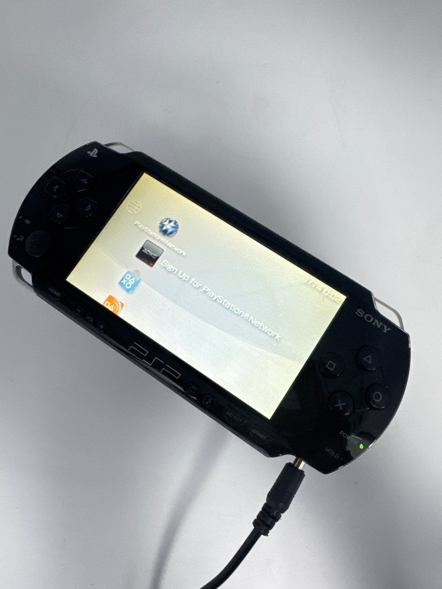 Sony PSP-1000 Piano Black Console #75 No Battery or Lid No Charger Works Plugged In