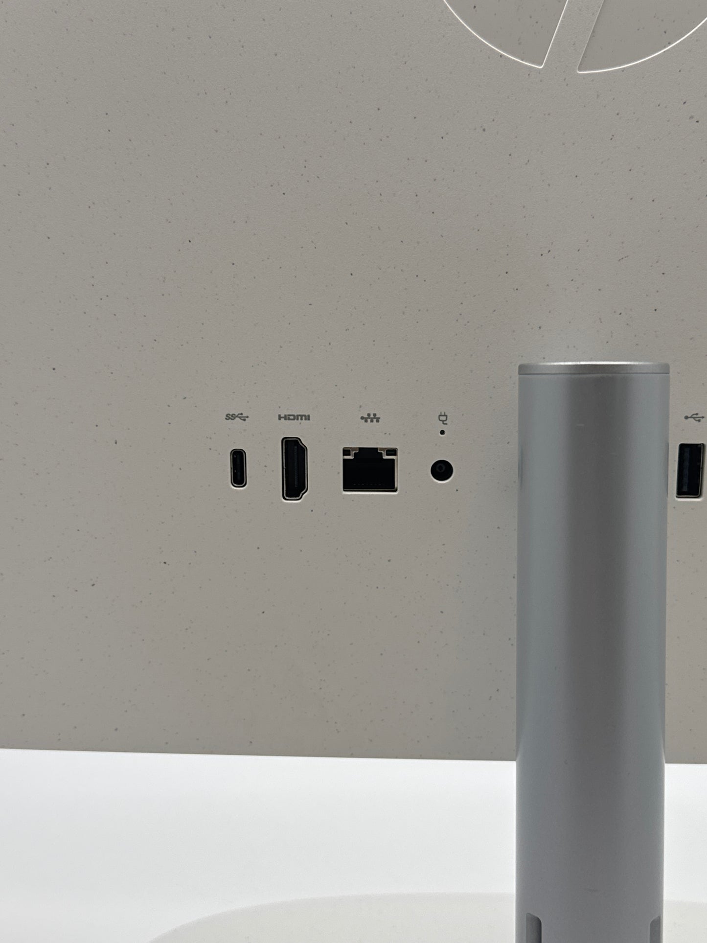 HP All-in-One Desktop 7H0U0AA – 23.8" FHD, 8GB RAM, 256GB - Used